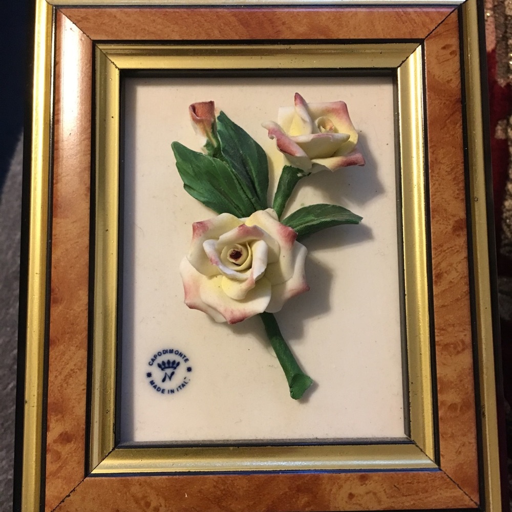 Two small Capodimonte flower hanging decor